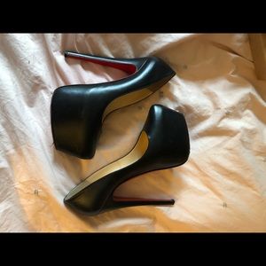 Christian Louboutin Daffodile Pumps(AUTHENTIC)